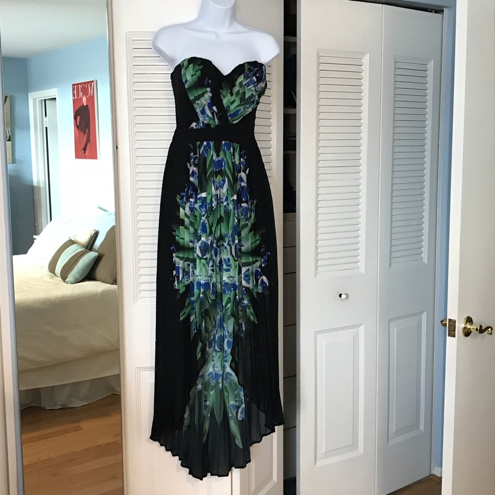 Rare Bebe Addiction strapless pleated dress